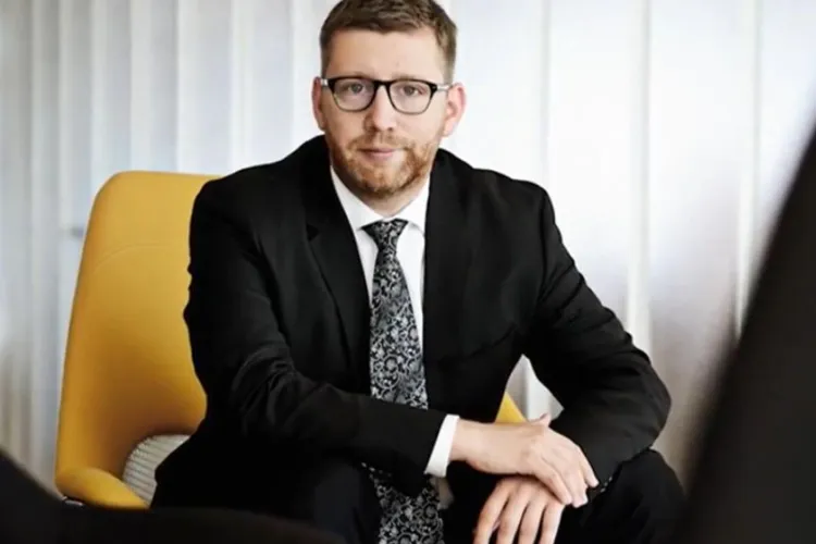 Campionul sinecurilor? Andrei Gabriel Benghea Mălăieș, omul cu 11 salarii pe lună. Șase venituri de la stat, peste 310.000 lei salariu pe an