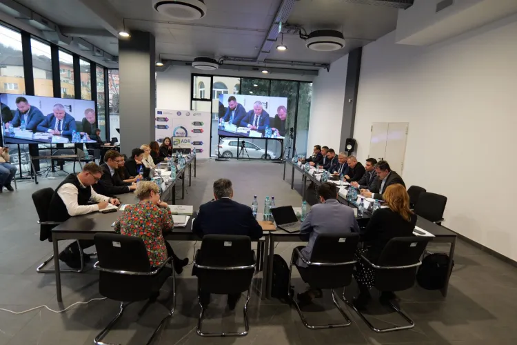 Două proiecte mari din Cluj, drumul expres și extinderea aeroportului: Discutate cu Banca Mondială pentru viitorul județului