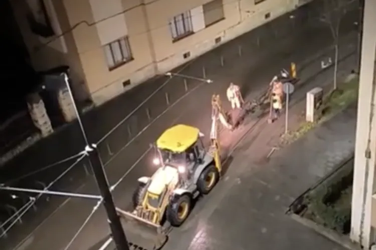 VIDEO. „Focuri de armă” pe o stradă din Cluj! Lucrările nocturne la o line de tramvai au trezit o strată întregă: „Nici în Ucraina nu trag așa rafale”