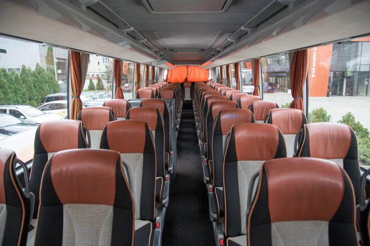 Inflația crește prețurile la transportul public județean în Cluj. Oamenii vor scoate mai mulți bani din buzunar pentru a ajunge la lucru sau acasă