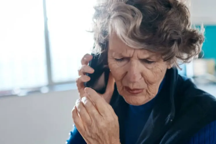 Clujeni, mare atenție! Vocea copilului, a mamei sau a unui prieten poate fi falsificată cu AI și folosită pentru a cere bani - VIDEO