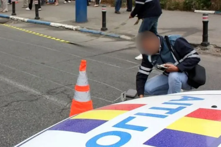 Incident grav în centrul Clujului: Un polițist local a fost acroșat de un șofer care a refuzat să se legitimeze. Victima a ajuns de urgență la spital