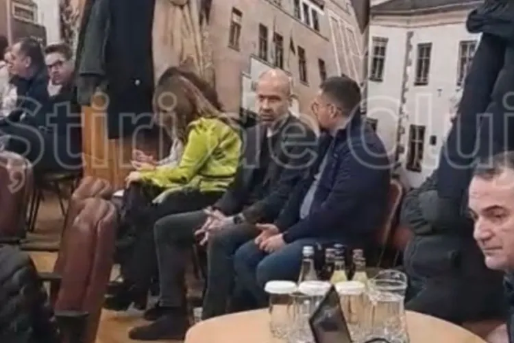 Tnesiuni uriașe la ședința de Consiliu Local: Jurnliști, activiști și politicieni au venit să-l ia pe Boc la întrebări despre centura metropolitană