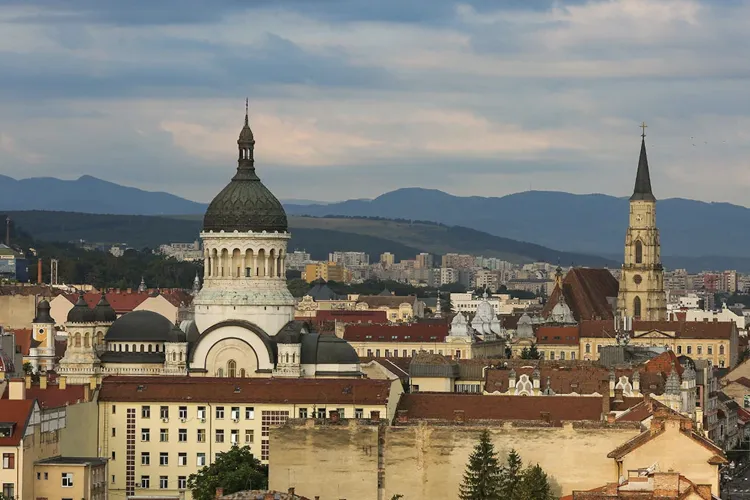 Cluj-Napoca, la egalitate cu București! Top 10 cele mai scumpe orașe din România arată unde salariile nu țin pasul cu prețurile