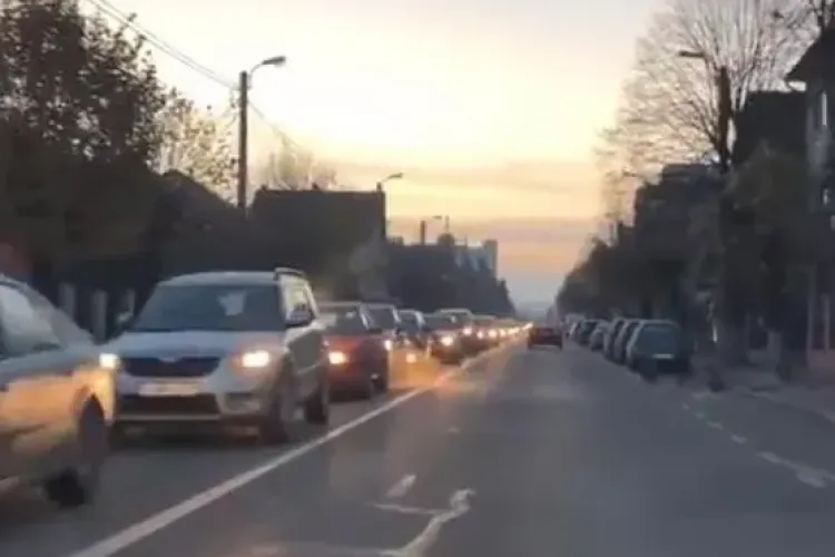 Pietonii acuză haos pe o stradă din Cluj-Napoca: „Suntem în 2026 și șoferii continuă să râdă în nas pietonilor”