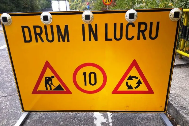 Atenție, șoferi! Lucrările de modernizare pe două străzi importante din Dej vor bloca circulația timp de două săptămâni: Parcarea este interzisă în zonă