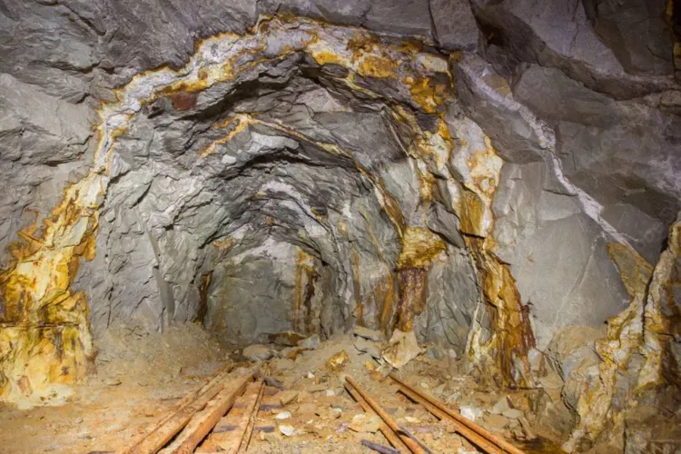 Străinii se bat pe resursele din Munții Apuseni. În ce localitate e al doilea cel mai mare zăcământ de aur și cupru din Europa: „Este o țară bogată”