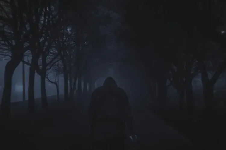 Iluminat „de mizerie” lângă o baza sportivă din Cluj-Napoca: „Seara nu se vede nimic”