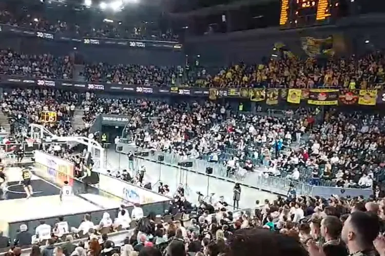 VIDEO. Atmosfera de senzație în BTarena! Campioana României începe în forță partida din Eurocup cu Aris Salonic. La meci a venit și 500 de greci