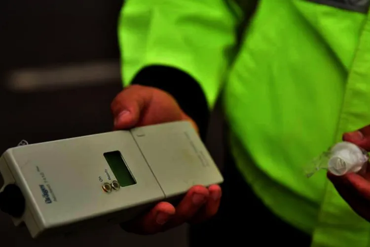 Un clujean a fost prins beat criță la volan după un control de rutină și reținut: Polițiștii s-au șocat când au văzut ce alcoolemie avea în sânge