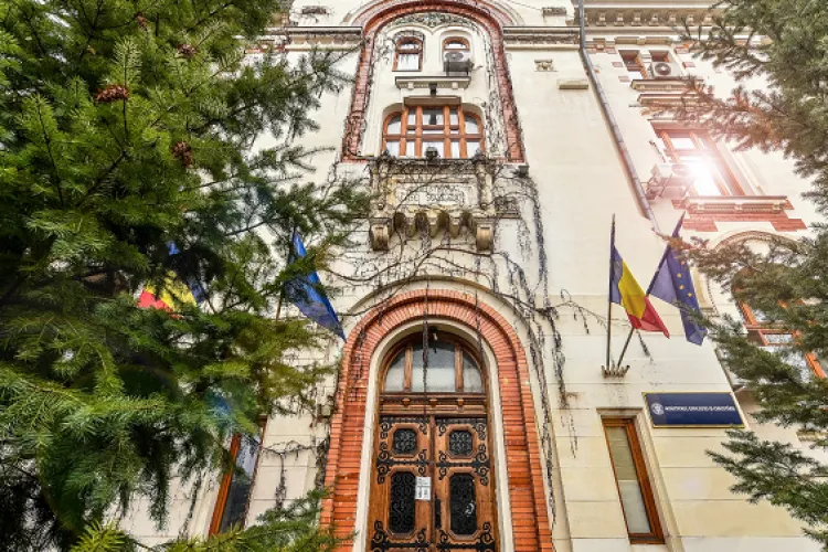 Structura anului școlar 2026–2027 aprobată: cursuri, vacanțe și programe speciale confirmate de Ministerul Educației și Cercetării