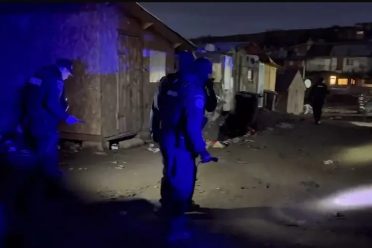 VIDEO. Descinderi și controale masive în Cluj: Zeci de polițiști au verificat sute de oameni și au reținut doi bărbați acuzați de furt calificat