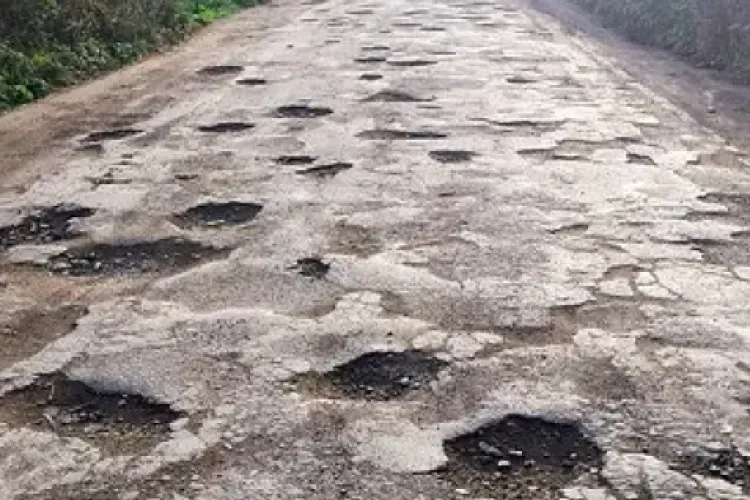 O stradă din Cluj-Napoca are un drum din Evul Mediu. Clujenii au ajuns la capătul răbdării: „Chiar nu se poate face nimic?”