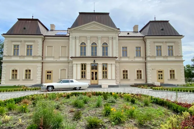 Consiliul Județean Cluj readuce la viață Castelul Bánffy și îl transformă într-un centru cultural deschis clujenilor. Când îl puteți vizita