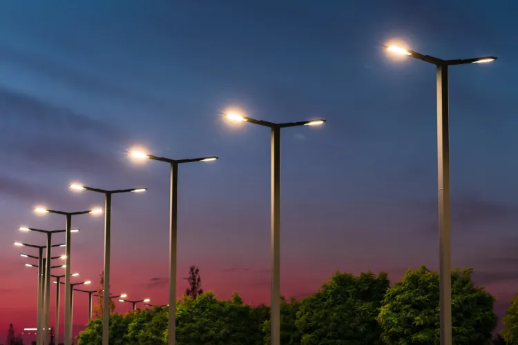 Modernizare majoră a iluminatului public într-un sat din Cluj! Lămpile vechi sunt înlocuite cu sisteme eficiente și economice