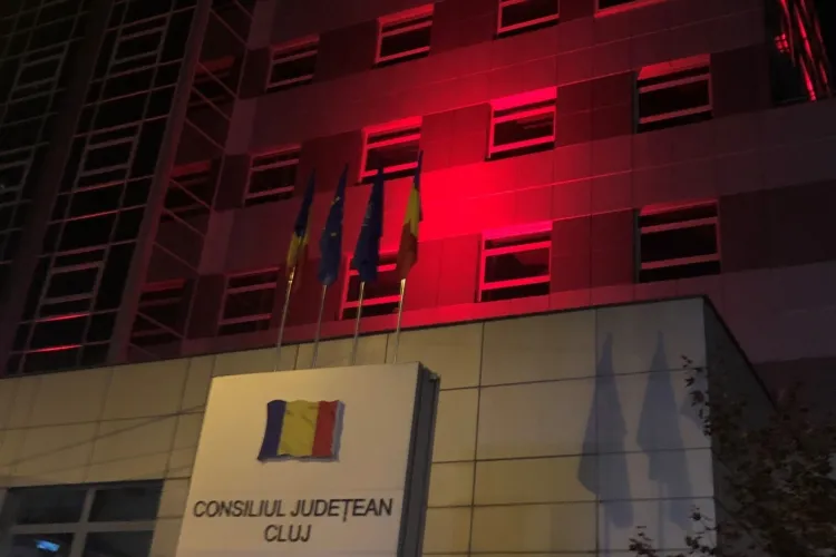 Spectacol de lumină în Cluj-Napoca! Clădiri simbol, poduri și arene se colorează în roșu pentru Ziua Numărului 112