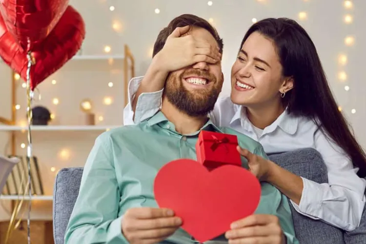 Sărbătorești Valentine’s Day, dar știi de ce? Cum a ajuns Valentine’s Day cea mai celebrată sărbătoare a iubirii din lume și cum o sărbătoresc românii