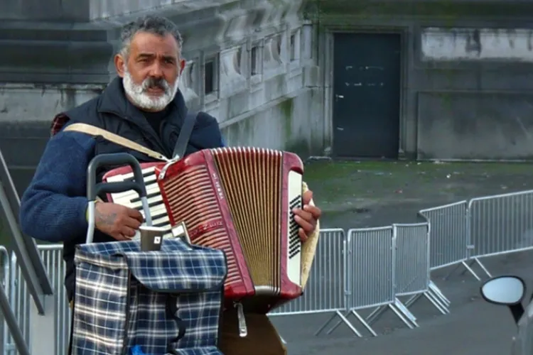 Peste 400 de cerșetori îndepărtați de pe străzile Clujului în 2025. Unii dintre ei erau veniți la cerșit din Ucraina sau Republica Moldova