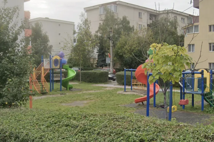 Pericolul în care copii din Cluj se joacă în parc: Un părinte îngrijorat atrage atenția asupra unei probleme dintr-un loc de joacă: „Se lovesc frecvent”
