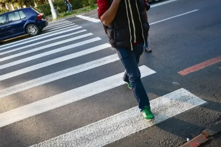 Nemulțumiri pe Calea Mănăștur din Cluj-Napoca! Pietonii au ajuns la căpătul răbdării: „Apăsăm butonul degeaba” 