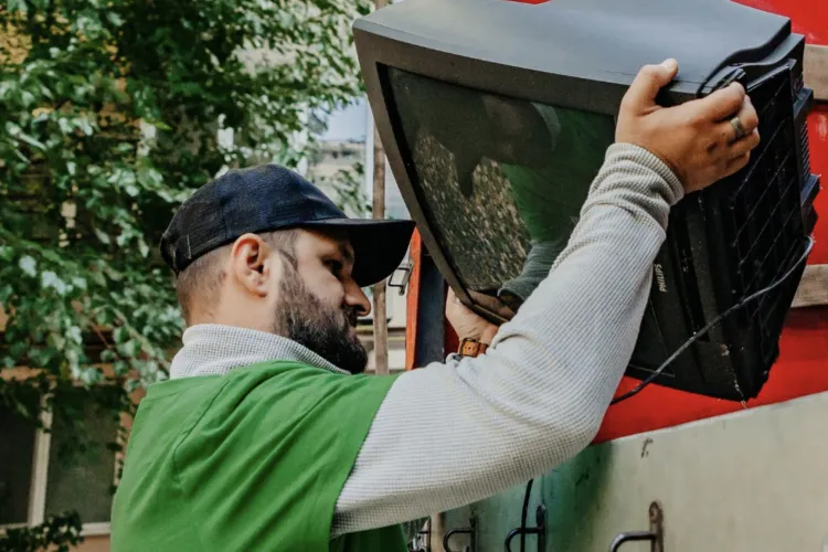 Televizorul vechi sau cuptorul stricat pot face bine! Vineri, Cluj-Napoca organizează colectarea deșeurilor electrice