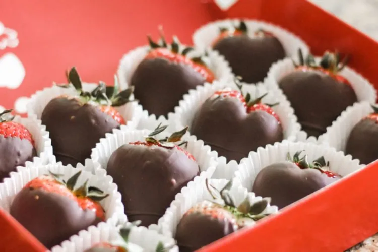 Dragobetele 2026, cel mai scump din ultimii ani! Ciocolata, bijuteriile și ieșirile în oraș au prețuri record pentru cupluri