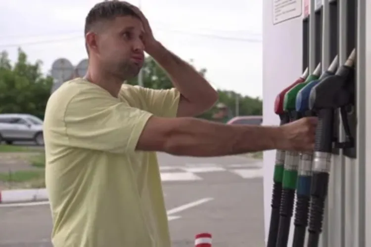 Au „explodat” prețurile la pompă: Benzina sare de 8 lei/litru în toată țara. Prima scumpire majoră după izbucnirea războiului din Iran