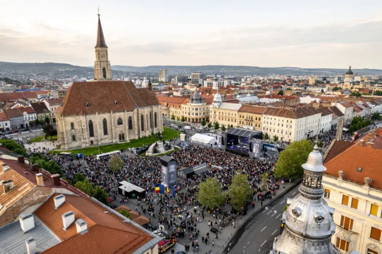 De ce e Clujul mai mișto ca alte orașe? Pentru că: „Se trăiește, nu se vizitează. Se simte în suflet/ Clujenii au un amestec de curaj, inteligență și dor”