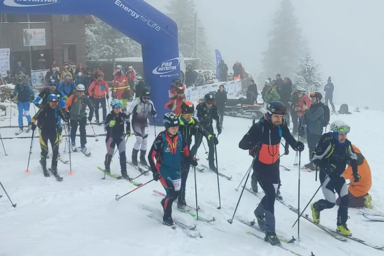 Aproximativ 70 de sportivi clujeni au luat startul la cea de-a VII-a ediție a Cupei Vlădeasa: Adrenalină, zăpadă perfectă și omagiu pe munte