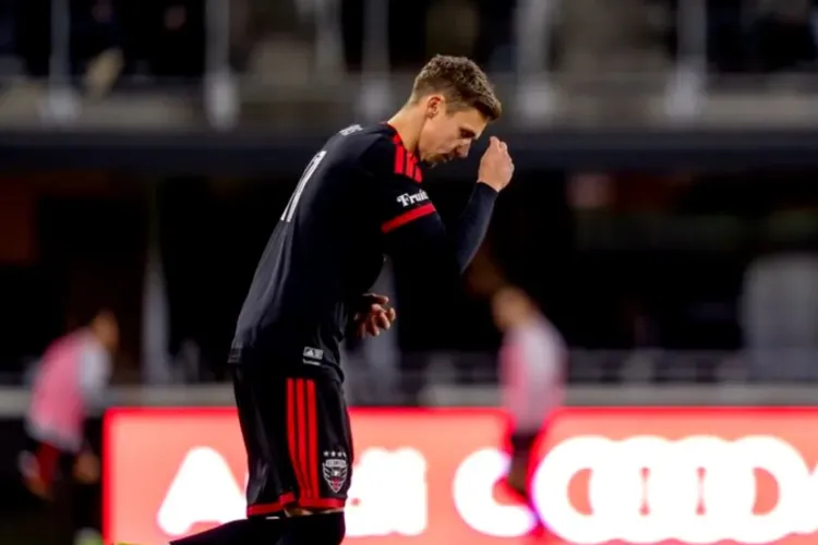 VIDEO. Debut șters pentru Louis Munteanu într-un meci oficial în MLS. A intrat în teren în minutul 70. Urmează duelul cu Lionel Messi și Inter Miami