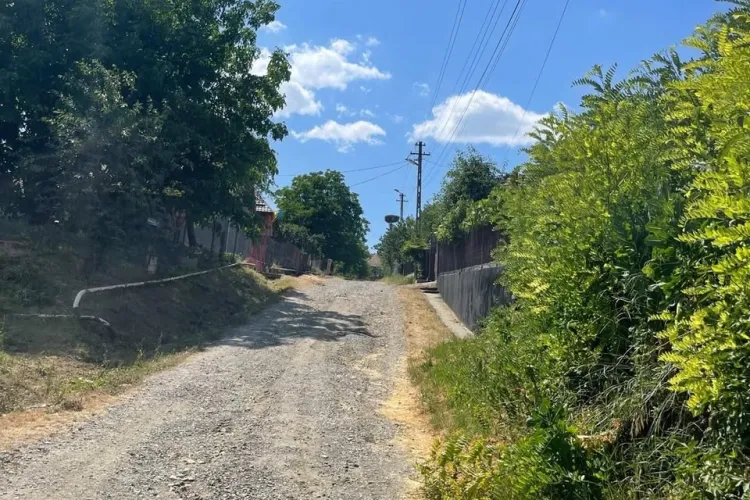 Proiect de modernizate spectaculos într-o comună din Cluj! O stradă va fi complet reabilitată cu trotuare, benzi și canalizare pluvială