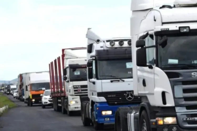 Lovitură pentru traficul greu din Cluj! 11 drumuri intră sub regim sever de restricții pentru următorii patru ani. Vezi care sunt drumurile 