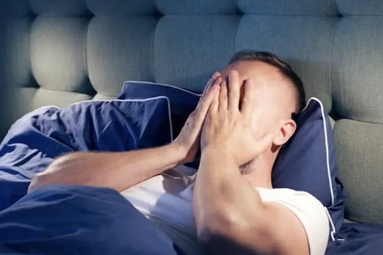 Alarmă de trezire neconvențională în Cluj! Un clujean este trezit zi de zi la 4 dimineața de sunetul pe care îl face un vecin: „Ne trezește copilul”