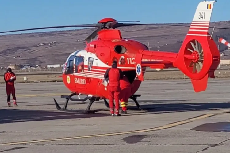 Fetiță de doar 1 an și 5 luni adusă de urgență cu elicopterul SMURD la Cluj, după ce s-a înecat cu o alună. A intrat în stop cardio-respirator