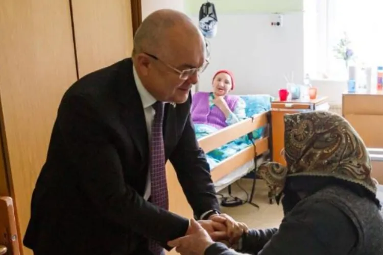 VIDEO. Tichete de 500 de lei pentru aproape 10.000 de clujeni. Emil Boc a anunțat cine poate beneficia de acest ajutor și în ce condiții