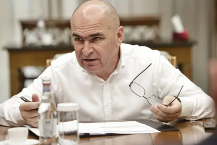 Sindicaliștii cer urmărirea penală a lui Ilie Bolojan și a ministrului Cseke Attila. Angajații de la Guvern nu vor să accepte concedierile din sistem