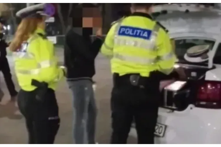 Un tânăr de 30 de ani a fost surprins de oamenii legii în timp ce se pregătea să consume stupefiante într-o mașină 