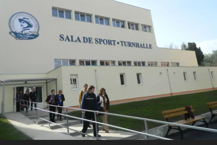Vești bune pentru elevii  Colegiului Național „George Coșbuc” din Cluj-Napoca. Ce se va întâmpla cu sala de sport, aflată în renovare de multă vreme