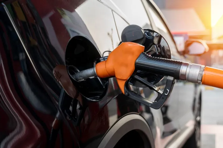 Motorina a sărit de 9 lei/litru și benzina se apropie de 8,5 lei: De ce spun experții că scumpirile abia acum încep cu adevărat