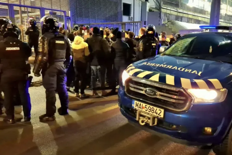 Jandarmii vor fi prezenți la meciurile din acest weekend din Cluj: Ce nu au voie suporterii și ce riști dacă nu respecți regulile