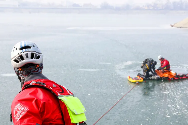 Intervenții dramatice în munți: 48 de apeluri de urgență înregistrate în 24 de ore, salvamontiștii lucrând non-stop pentru siguranța turiștilor