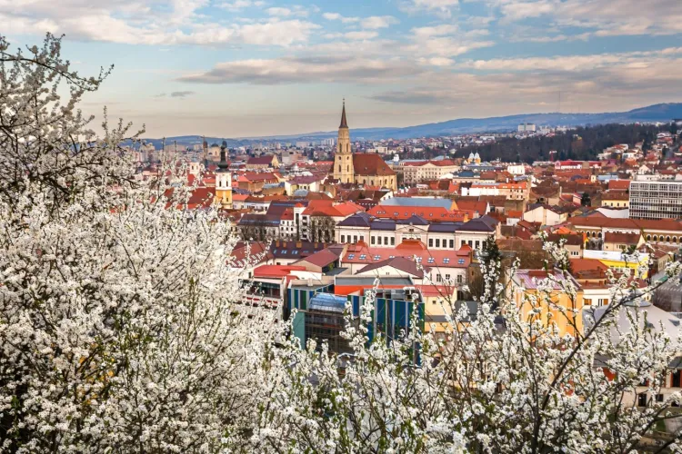Ești pentru prima dată în Cluj și nu ai idee ce să vizitezi? Ți-am pregătit lista cu cele mai frumoase locuri de văzut primăvara: Nu vei regreta