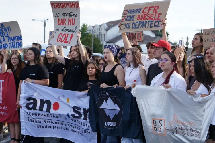 Studenţii s-au săturat și ies în stradă: ANOSR organizează un manifest uriaș. Din ce cauză protestează studenții din România