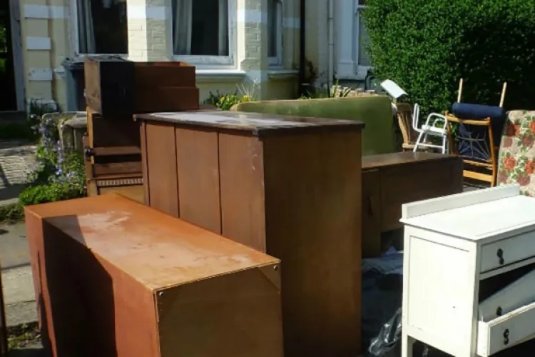 Scapă gratuit de mobila veche și hainele nefolositoare! O primărie din Cluj organizează o campanie specială pe 12 martie