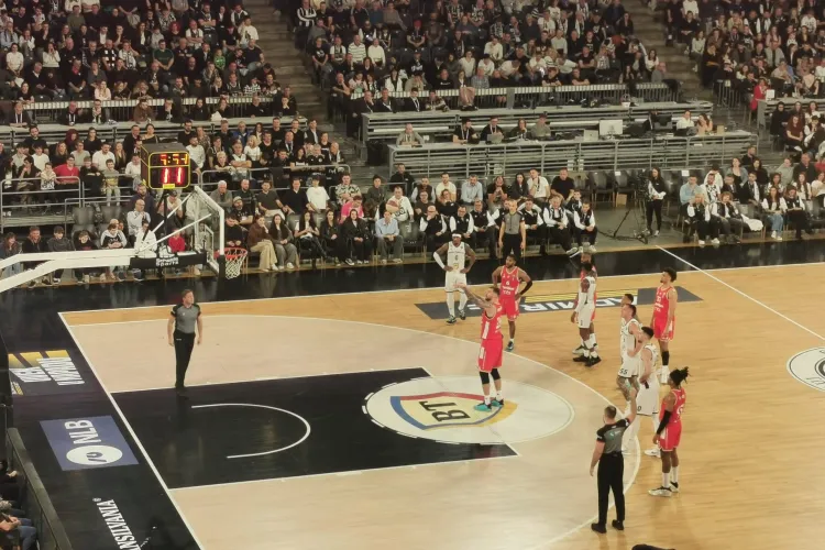 VIDEO. A început meciul! U-BT înfruntă Steaua Roșie Belgrad în BTarena: Ce trebuie să știi despre cel mai tare adversar al clujenilor