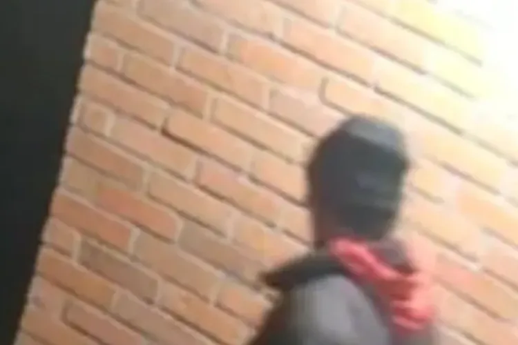 Un hoț dat în „urmărire” online de clujeni a fost prins de polițiști: A intrat într-o casă din Cluj și a furat bani și bijuterii de zeci de mii de euro!