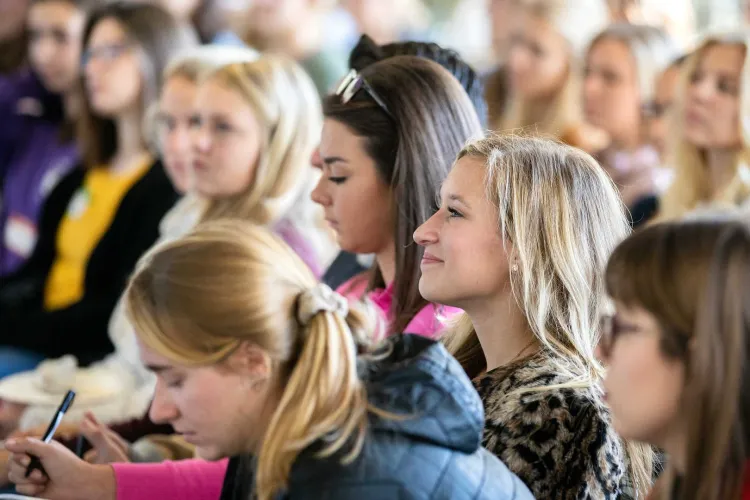 Oportunitate URIAȘĂ pentru studenții din Cluj: Peste 40 de companii participă la Zilele Carierei organizate la UTCN. Ce activități au pregătit firmele