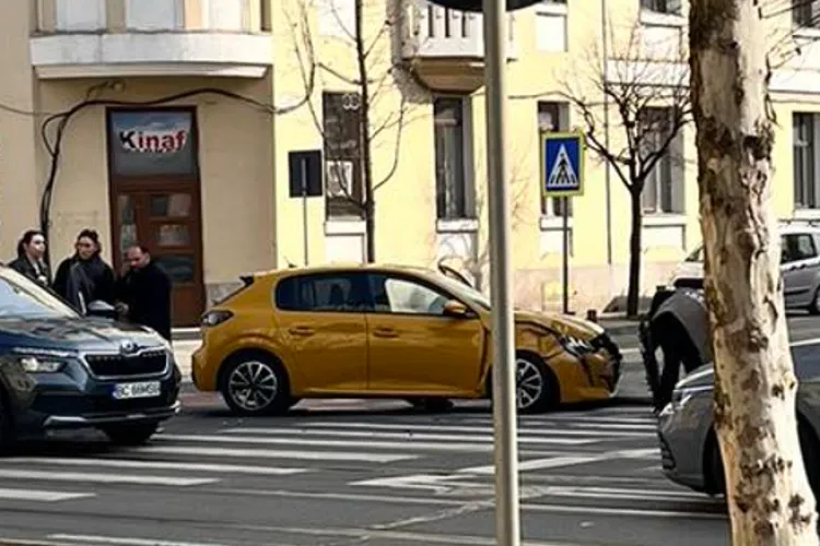 Accident pe strada Horea din Cluj-Napoca! Traficul este blocat pe sensul de mers spre gară 