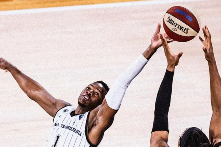 Vis frumos pentru U-BT Cluj timp de două sferturi: Steaua Roșie Belgrad a revenit spectaculos și a câștigat meciul din Top 8 Liga Adriatică