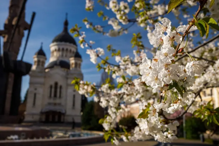 Meteorologii anunță o primăvară mai caldă: Temperaturile vor fi peste media normală, iar ploile vor fi mai puține în următoarele săptămâni